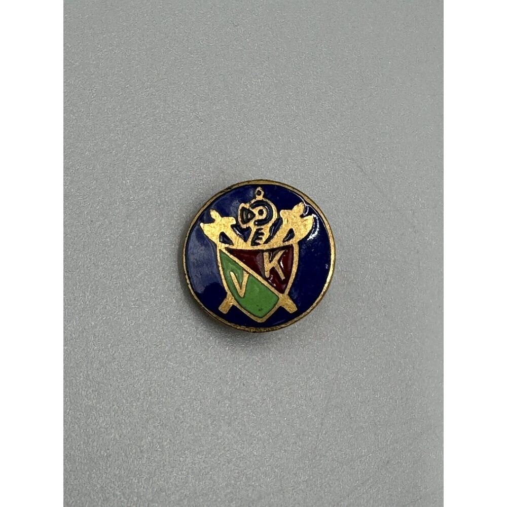 V K Coat of Arms Shield Cross Battle Axes Circular Small Lapel Pin